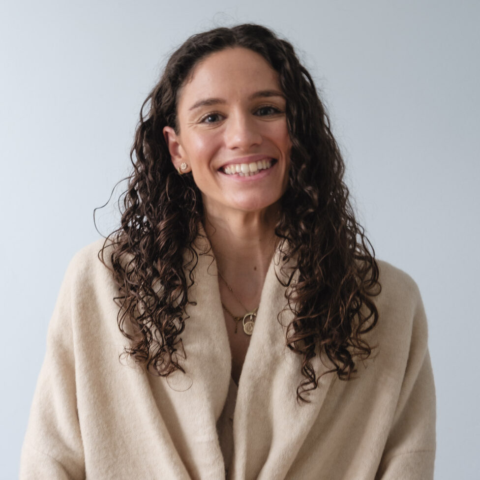 Dr.ª Mariana Meneses
