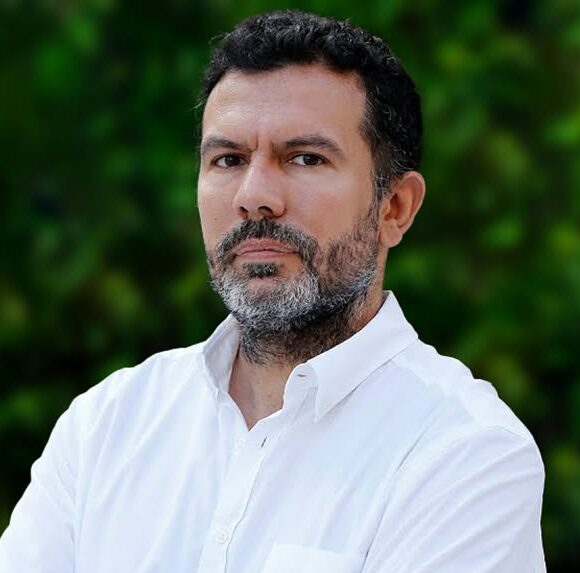 Dr. Bernardo Gomes