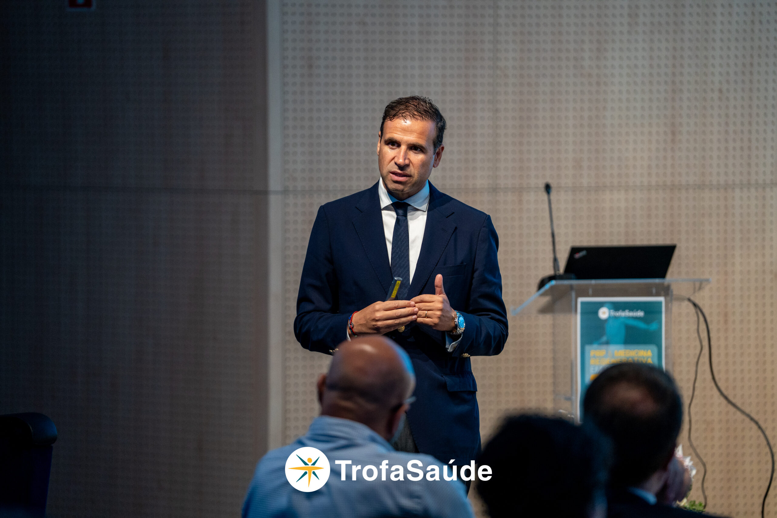Dr. Armando Vieira